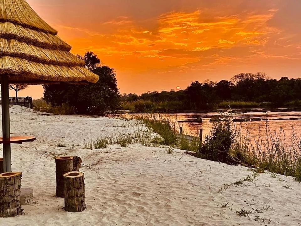 White Sands Lodge Divundu 외부 사진